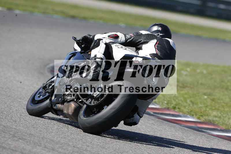 /43 08.08.2025 Discover the Bike ADR/Race 3 rot/81
